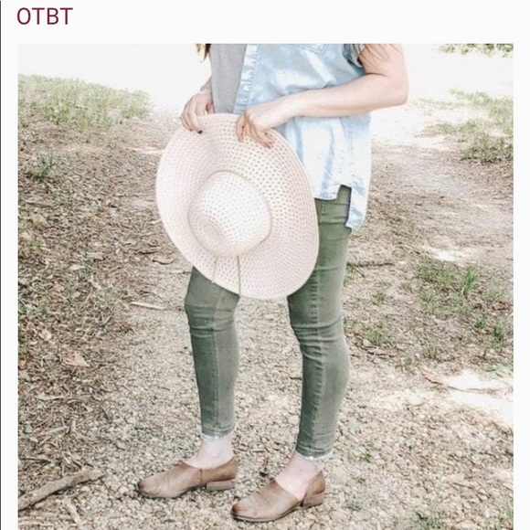 OBTB Coyote slip on shoe shootie with side cut out - Picture 1 of 6